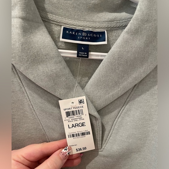 Sage Green V-neck sweater - Picture 3 of 3